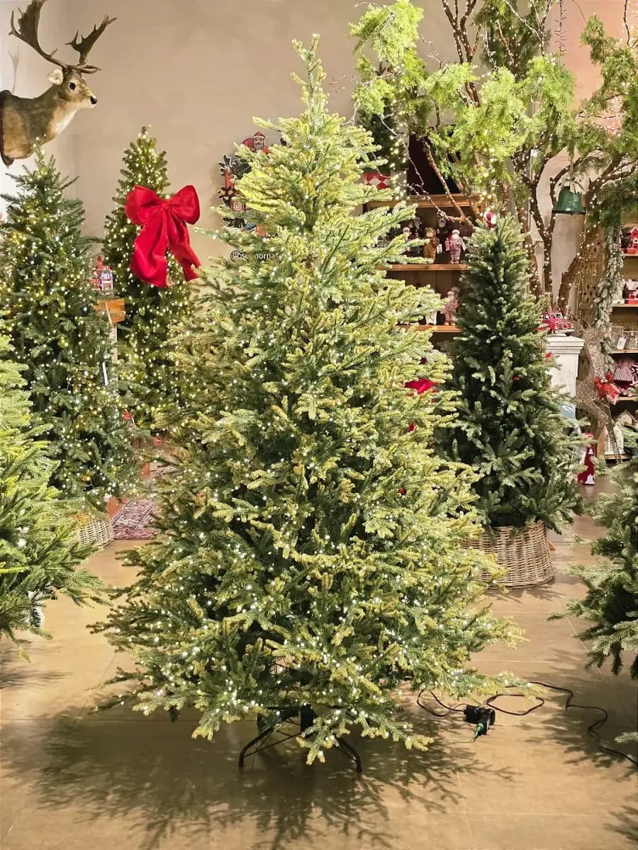 Árvore Luxo Pinheiro Super Realista Melbourne 2,40 m 1514 Galhos com 3000 LEDs Fio de Fada